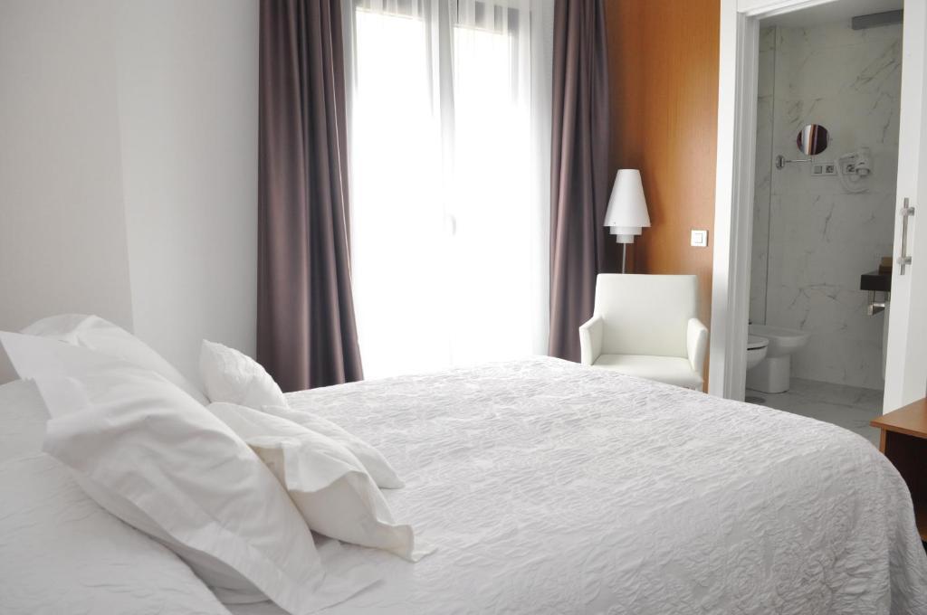 Toral Hotel Leon Phòng bức ảnh